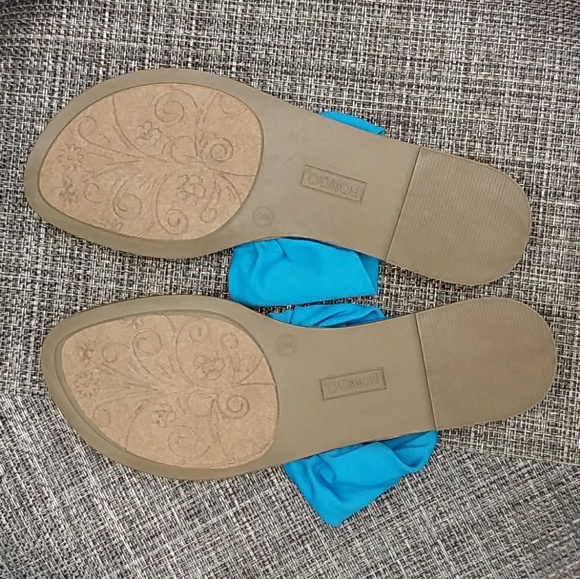 Never Worn Women's Bongo Thong Sandals - Picture 3 of 3